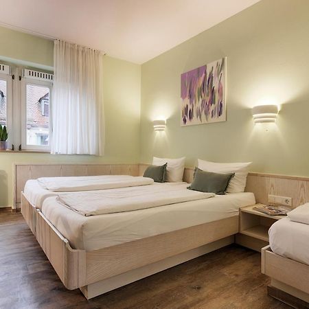 Hotel Kunterbunt In Wuerzburger Innenstadt ภายนอก รูปภาพ