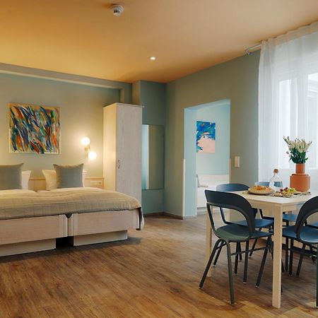 Hotel Kunterbunt In Wuerzburger Innenstadt ภายนอก รูปภาพ
