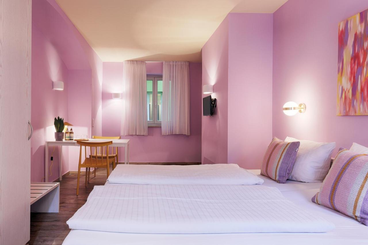 Hotel Kunterbunt In Wuerzburger Innenstadt ภายนอก รูปภาพ