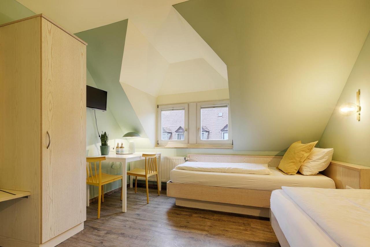Hotel Kunterbunt In Wuerzburger Innenstadt ภายนอก รูปภาพ