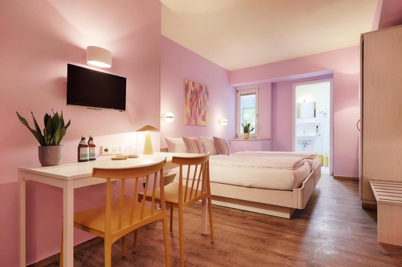 Hotel Kunterbunt In Wuerzburger Innenstadt ภายนอก รูปภาพ