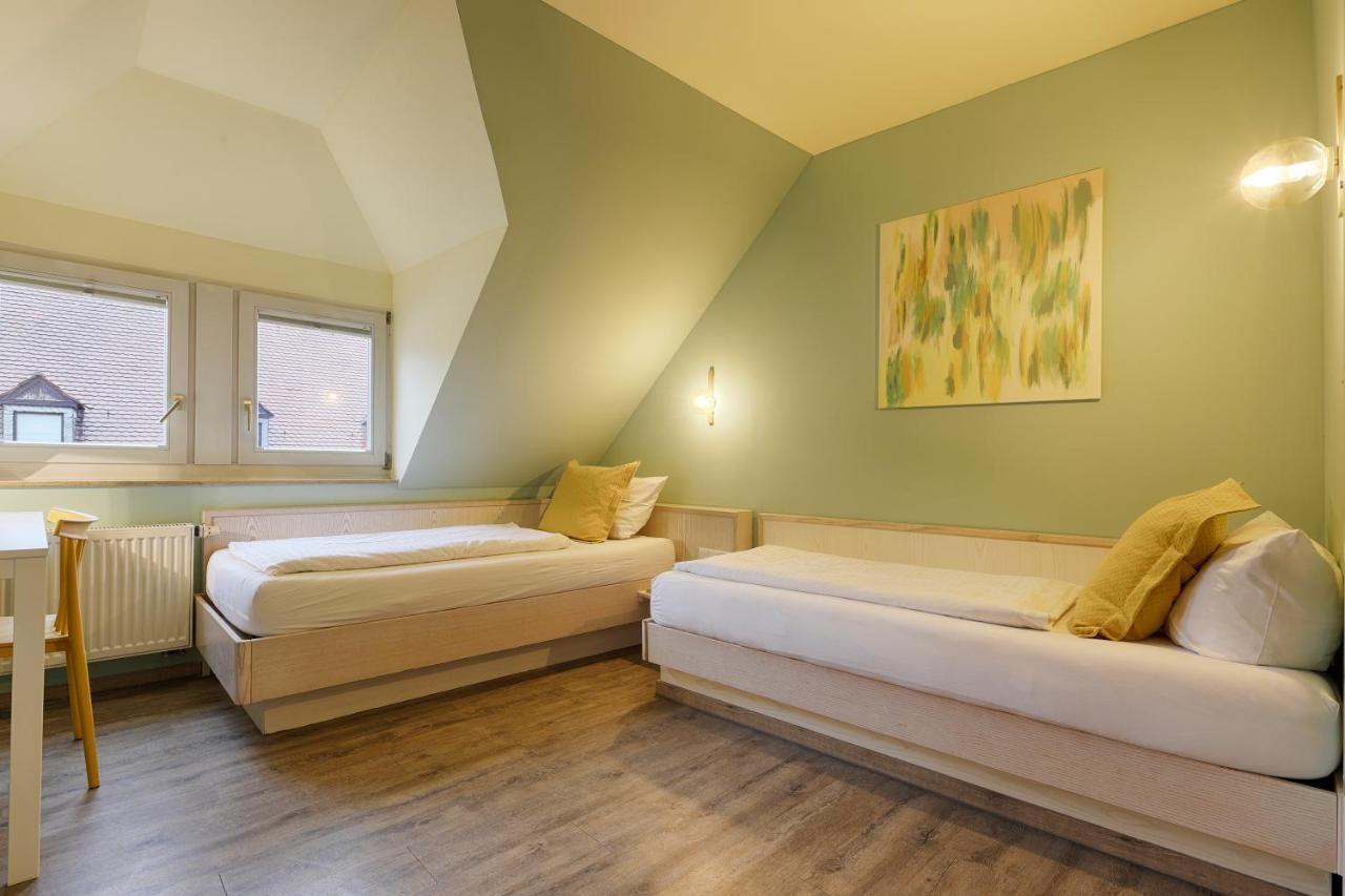 Hotel Kunterbunt In Wuerzburger Innenstadt ภายนอก รูปภาพ