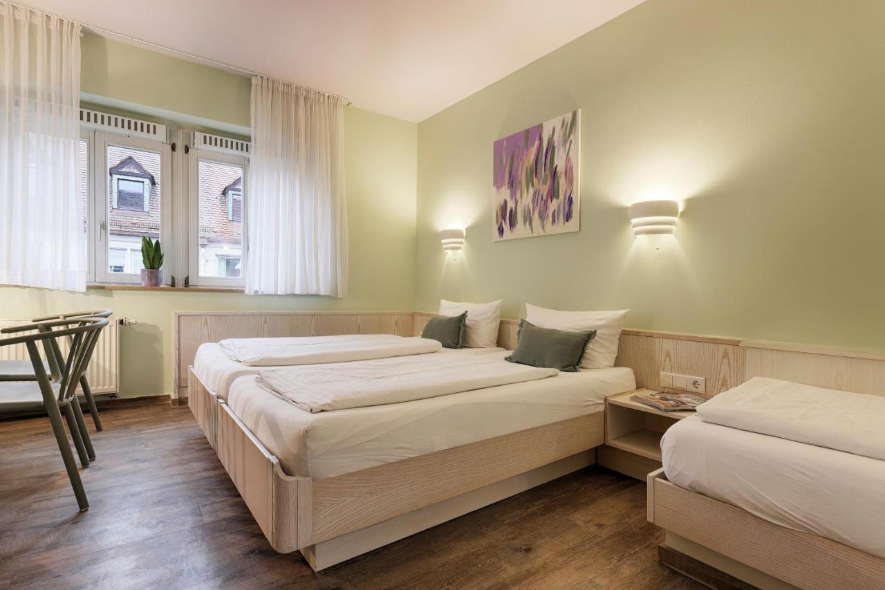 Hotel Kunterbunt In Wuerzburger Innenstadt ภายนอก รูปภาพ