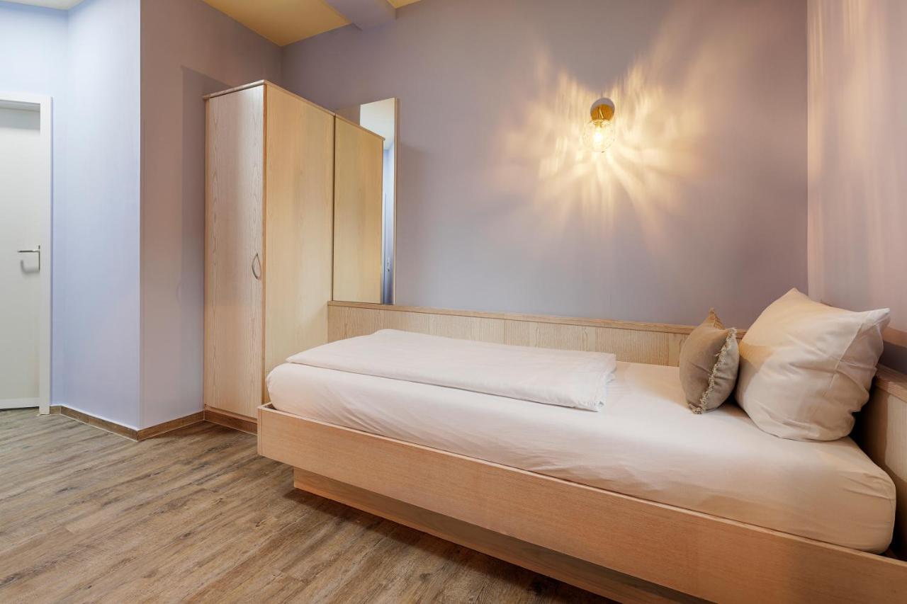 Hotel Kunterbunt In Wuerzburger Innenstadt ภายนอก รูปภาพ