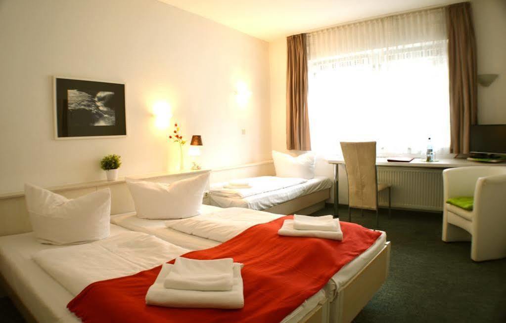 Hotel Kunterbunt In Wuerzburger Innenstadt ภายนอก รูปภาพ
