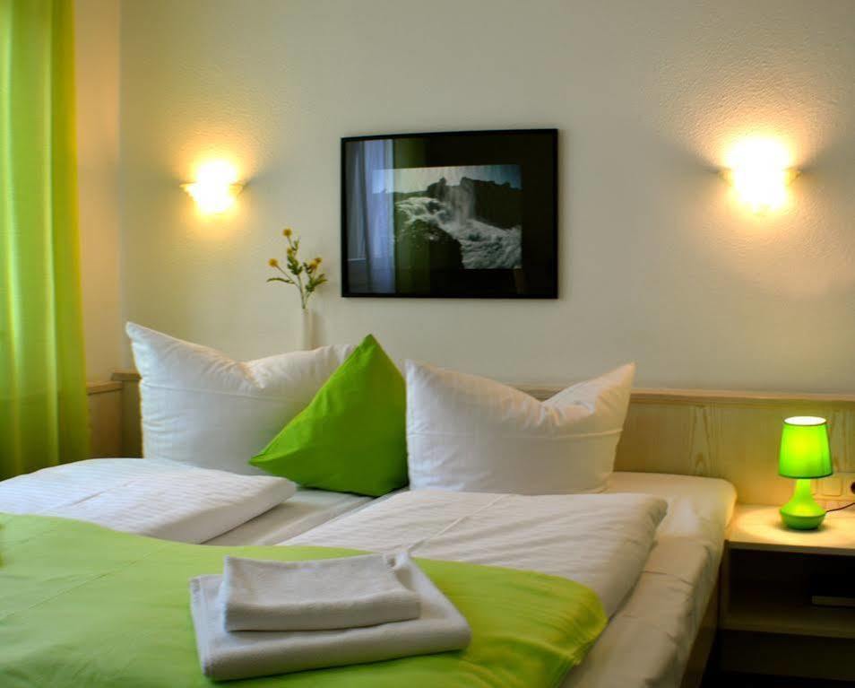 Hotel Kunterbunt In Wuerzburger Innenstadt ภายนอก รูปภาพ